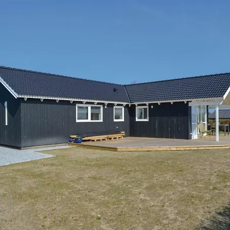Feriehus Four-bedroom Holiday In *